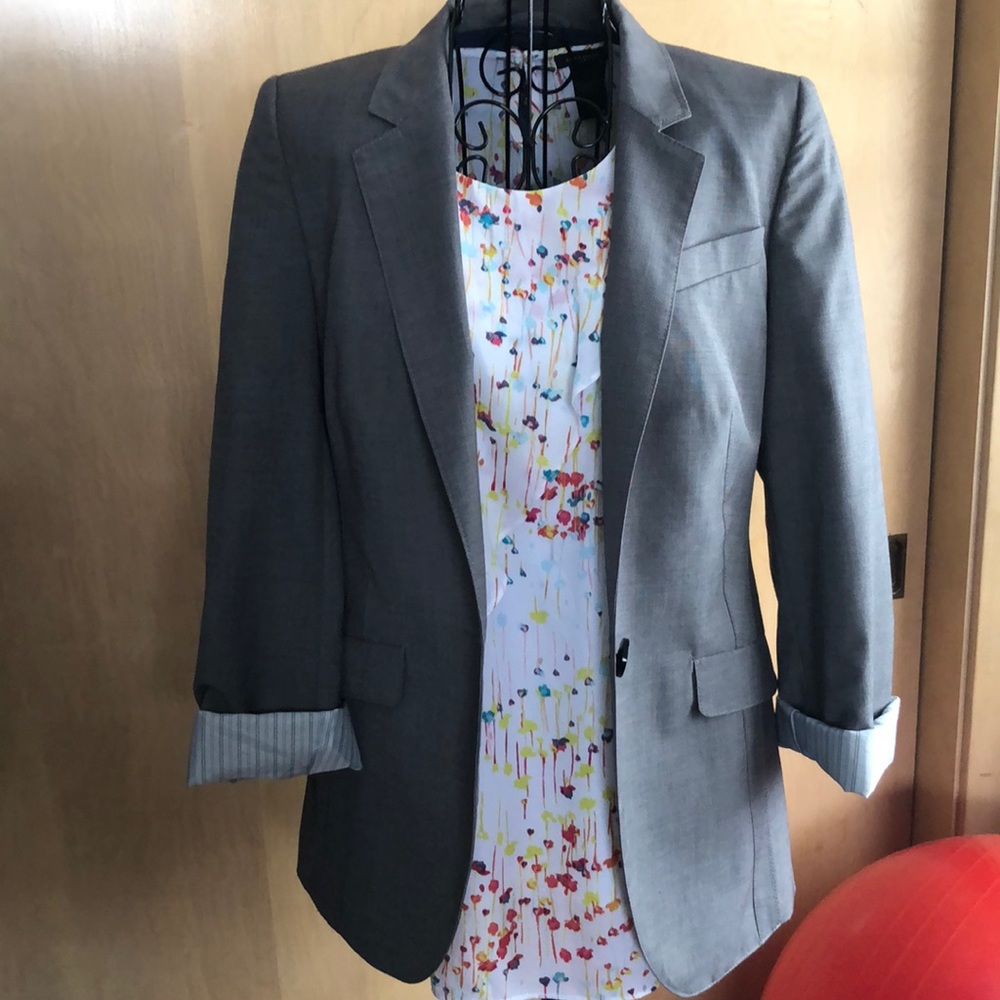 Like new gray blazer